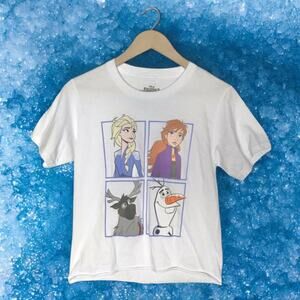 3/$20 Disney NWT Junior Small Frozen 2 Group Crop Tee Ana Elsa 100% Cotton
